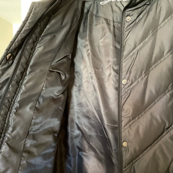Guess black puffer coat jacket - Picture 16 of 16